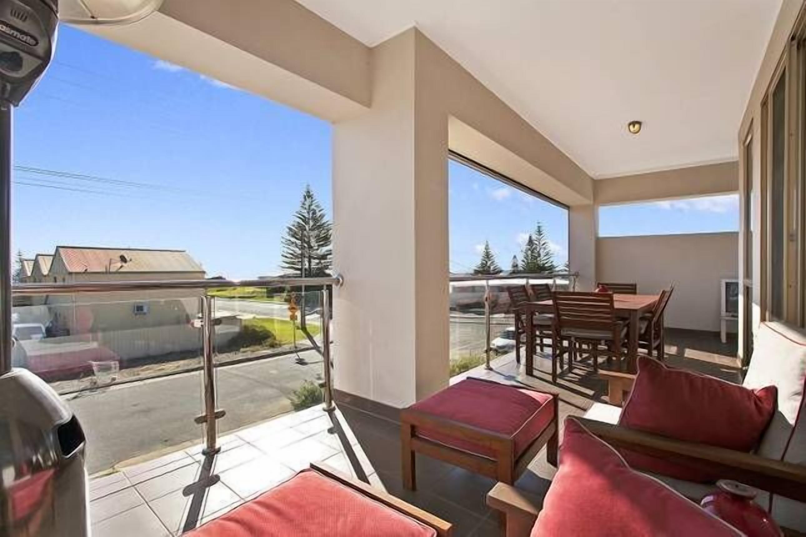 Christies Beach Exclusive Townhouse — image 7