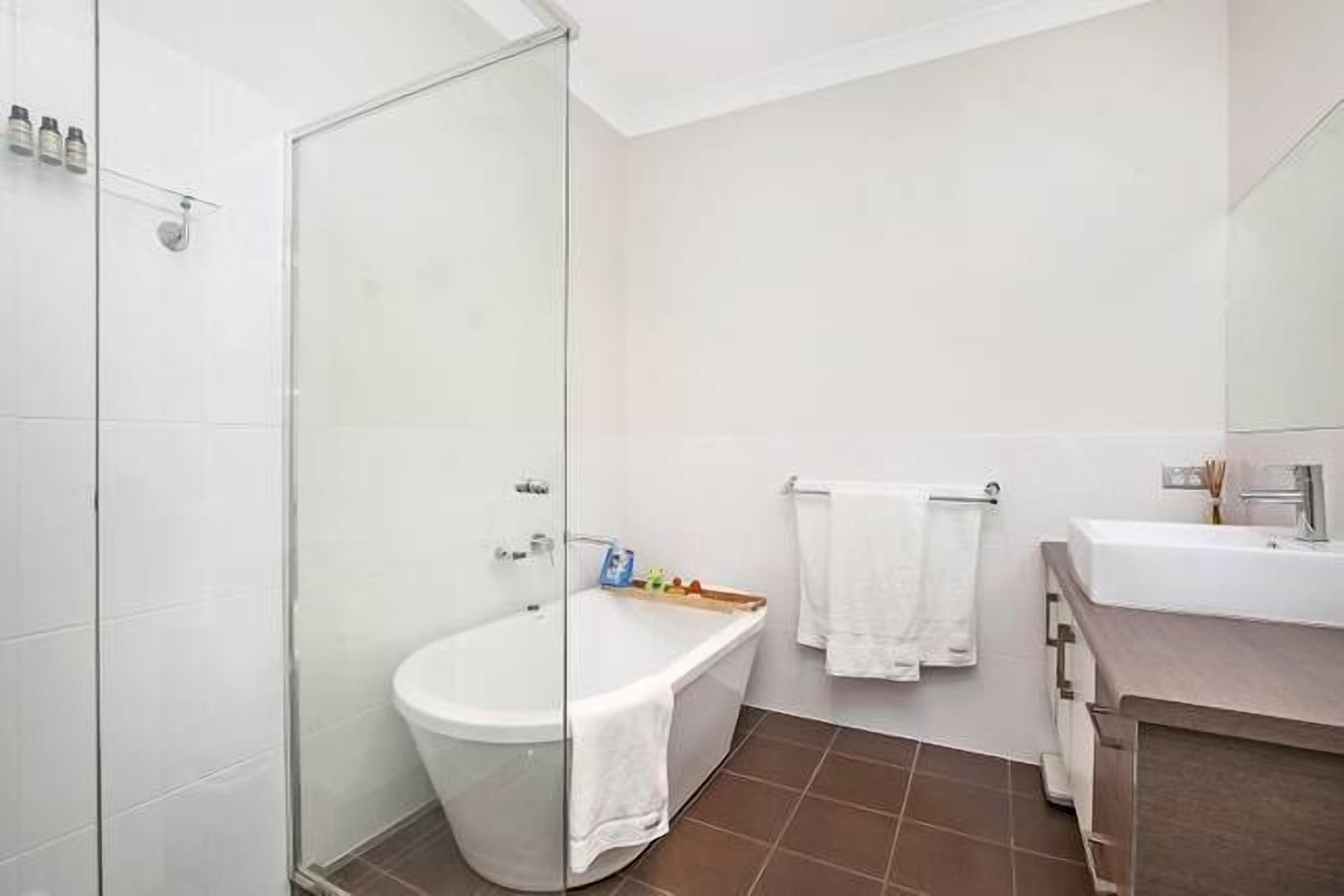 Christies Beach Exclusive Townhouse — image 5