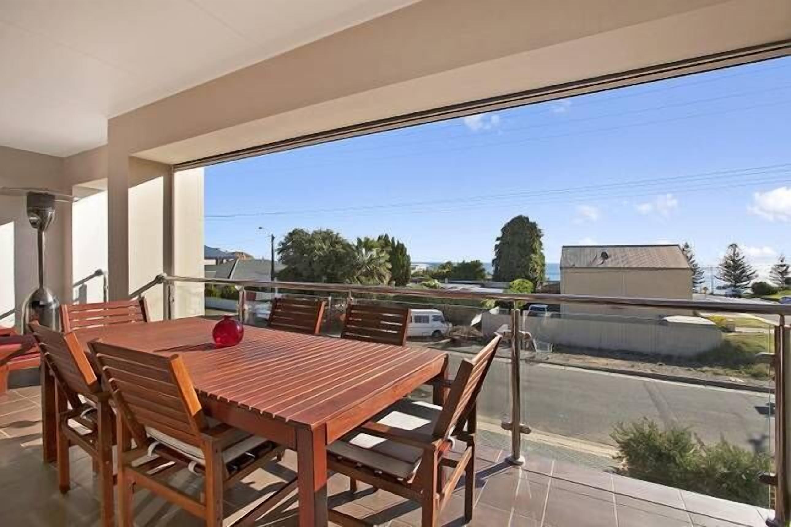 Christies Beach Exclusive Townhouse — image 3