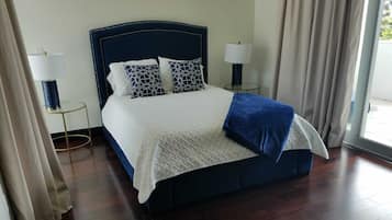 3 bedrooms, iron/ironing board, travel crib, free WiFi