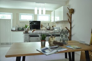 Private kitchen - 4BR, Cozy & Fashionable house (Bangkok)