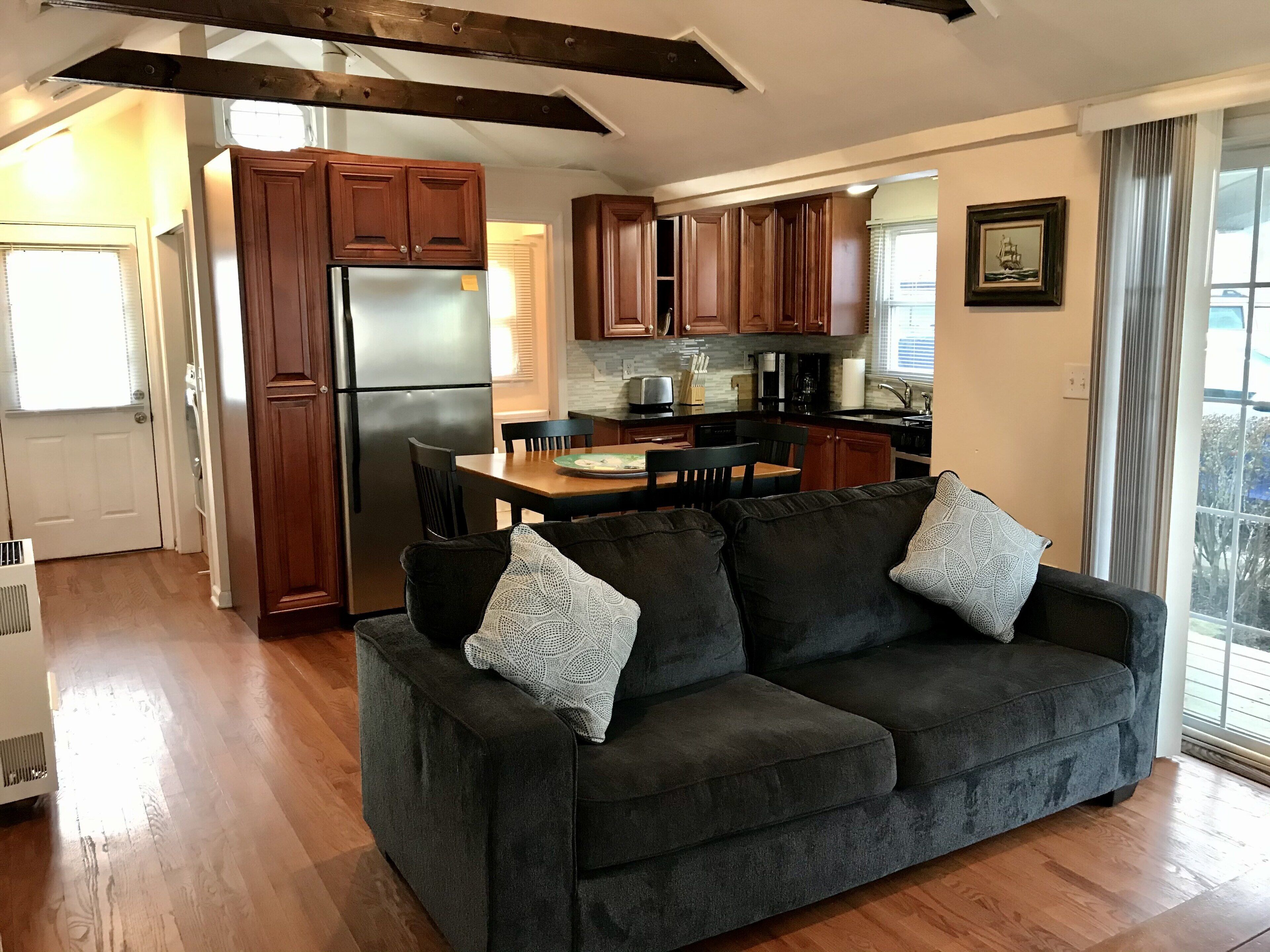 A Great Escape !! One Of A Kind Waterfront Cottage.