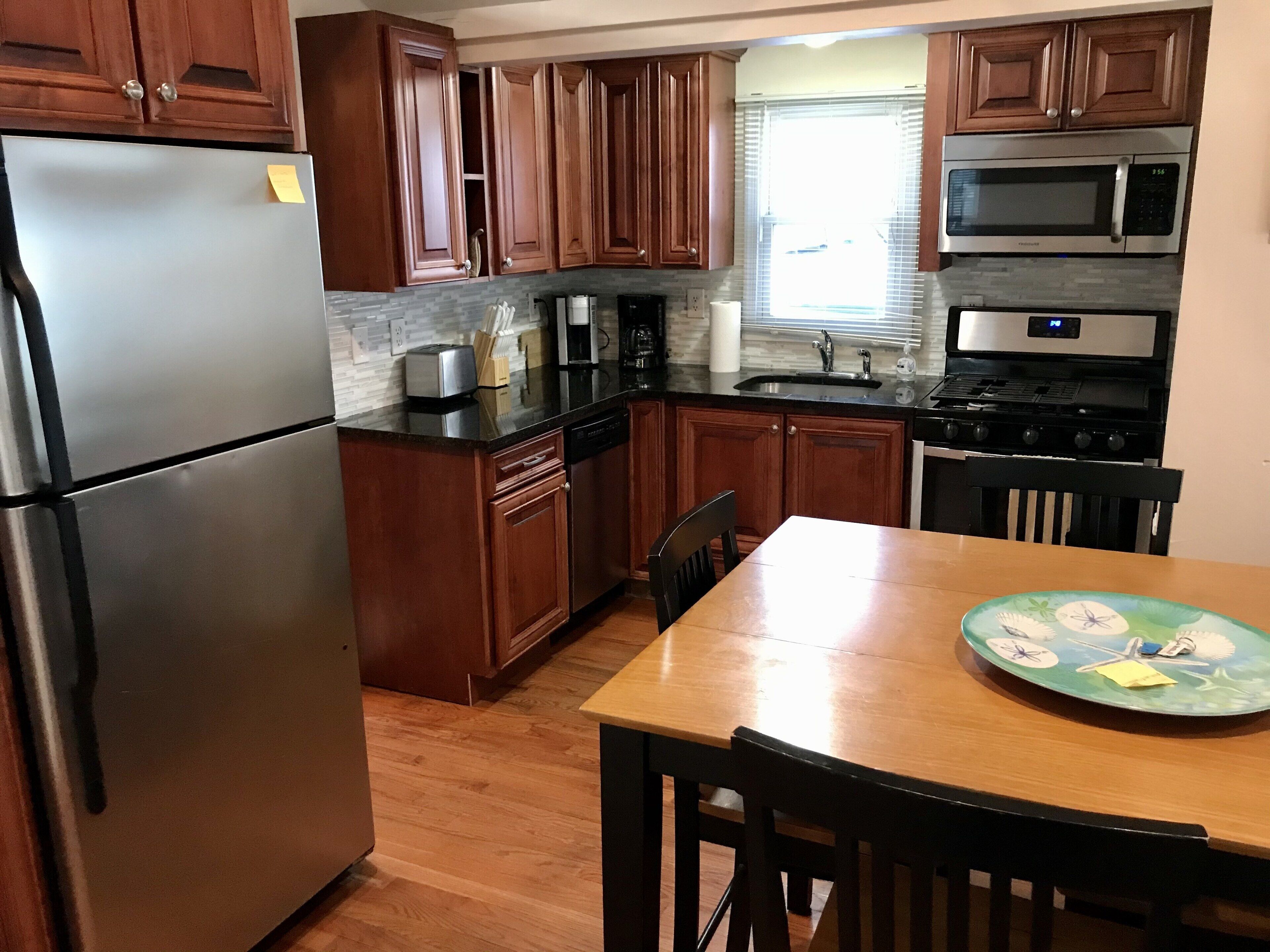 A Great Escape !! One Of A Kind Waterfront Cottage.