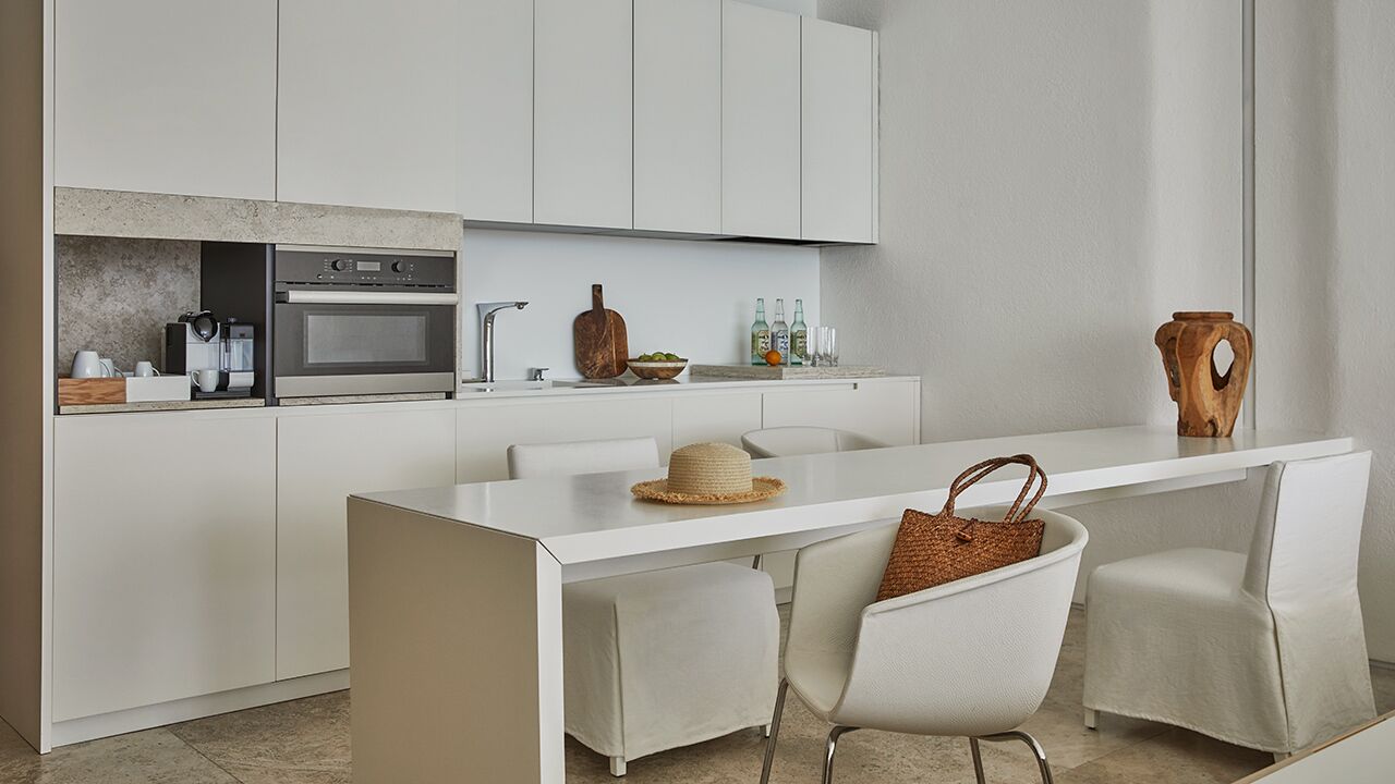 Viceroy Ocean View Apartment with hotel services