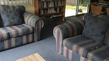 TV, DVD player, books, stereo