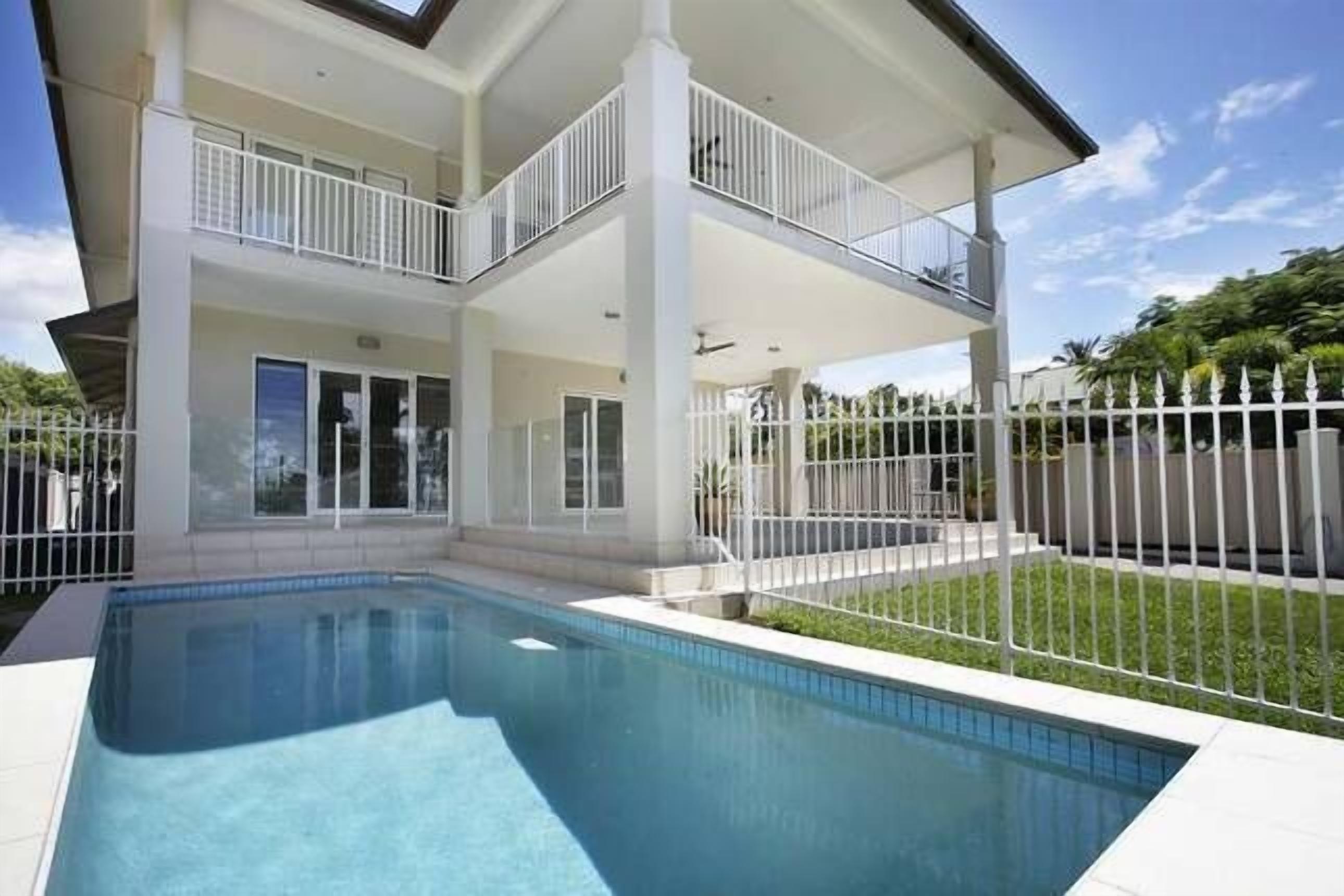 67Casuarina Beach House - Beach Front