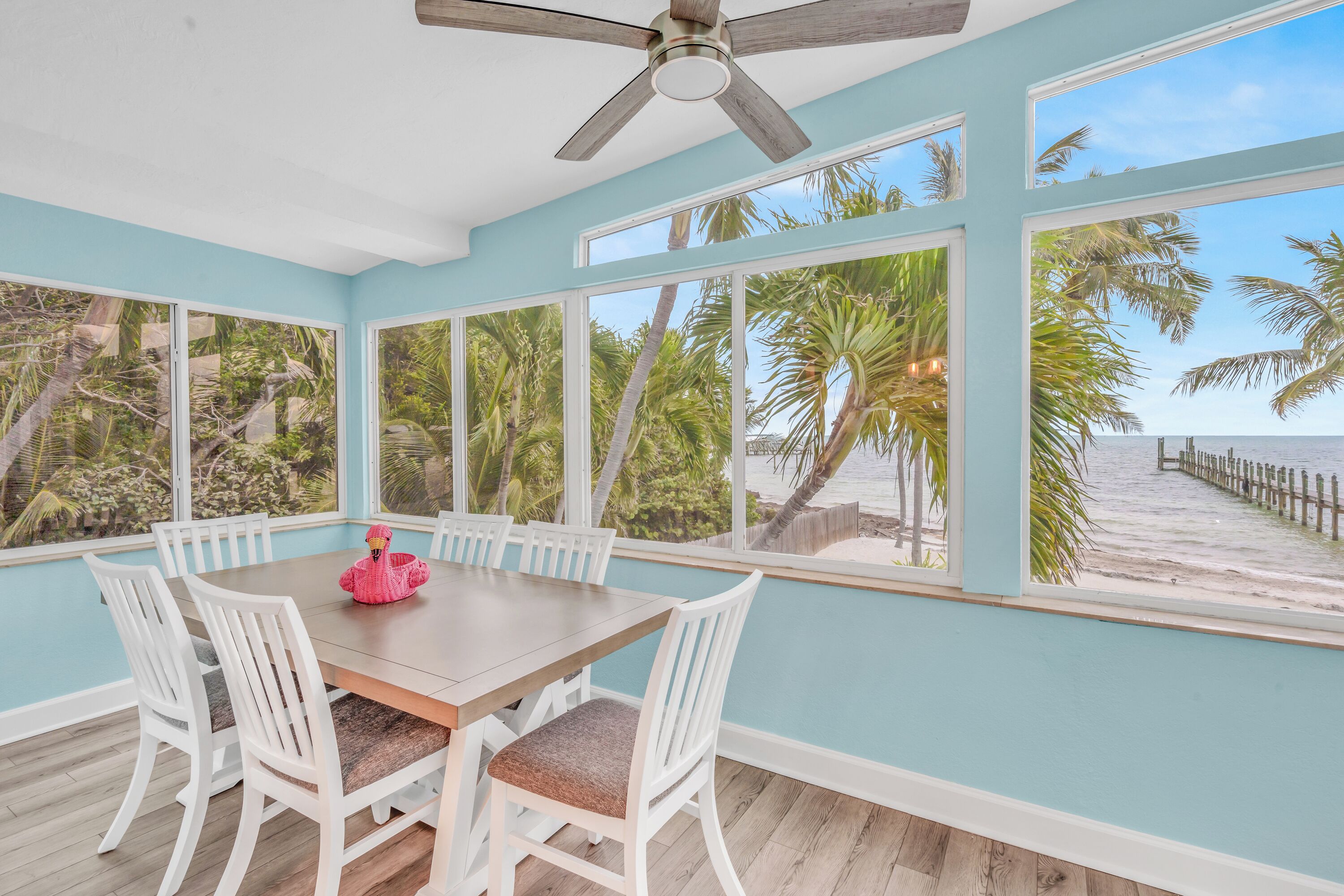 Additional dining with seating for 6 people.