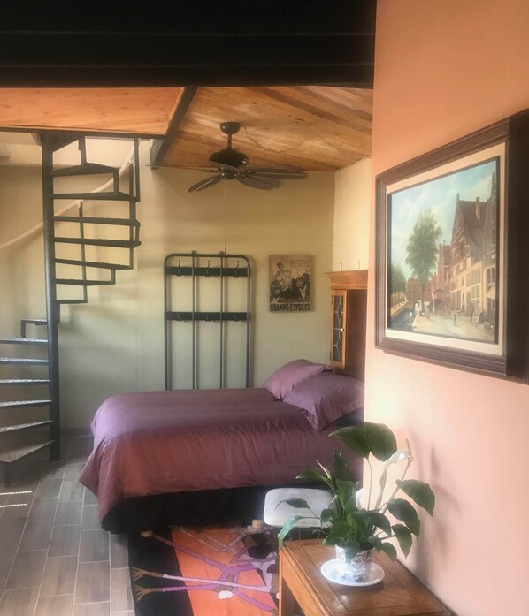 1 chambre, bureau, fer et planche à repasser, accès au Wi-Fi (inclus)
