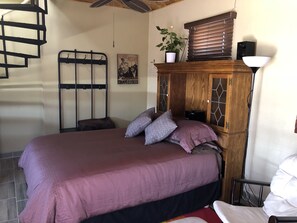 1 habitación, escritorio, tabla de planchar con plancha y wifi gratis 