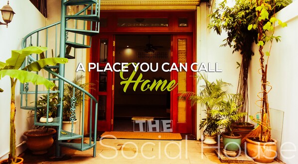 City Shared Dormitory, 1 Large Twin Bed, Non Smoking, Courtyard View | Property entrance