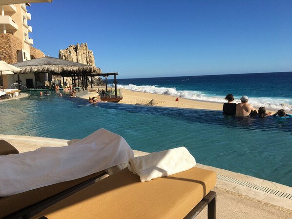 حمّام سباحة خارجي