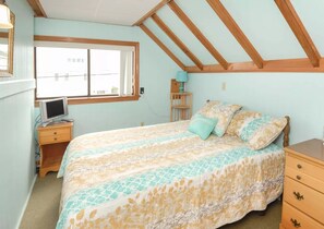 3 bedrooms, iron/ironing board, WiFi - Wells Beach Cottage with beautiful views of the Ocean and the Marsh (Wells)