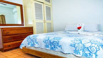 2 bedrooms, WiFi, bed sheets