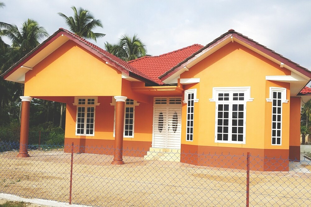 4 bedroom bungalow near UMK Bachok