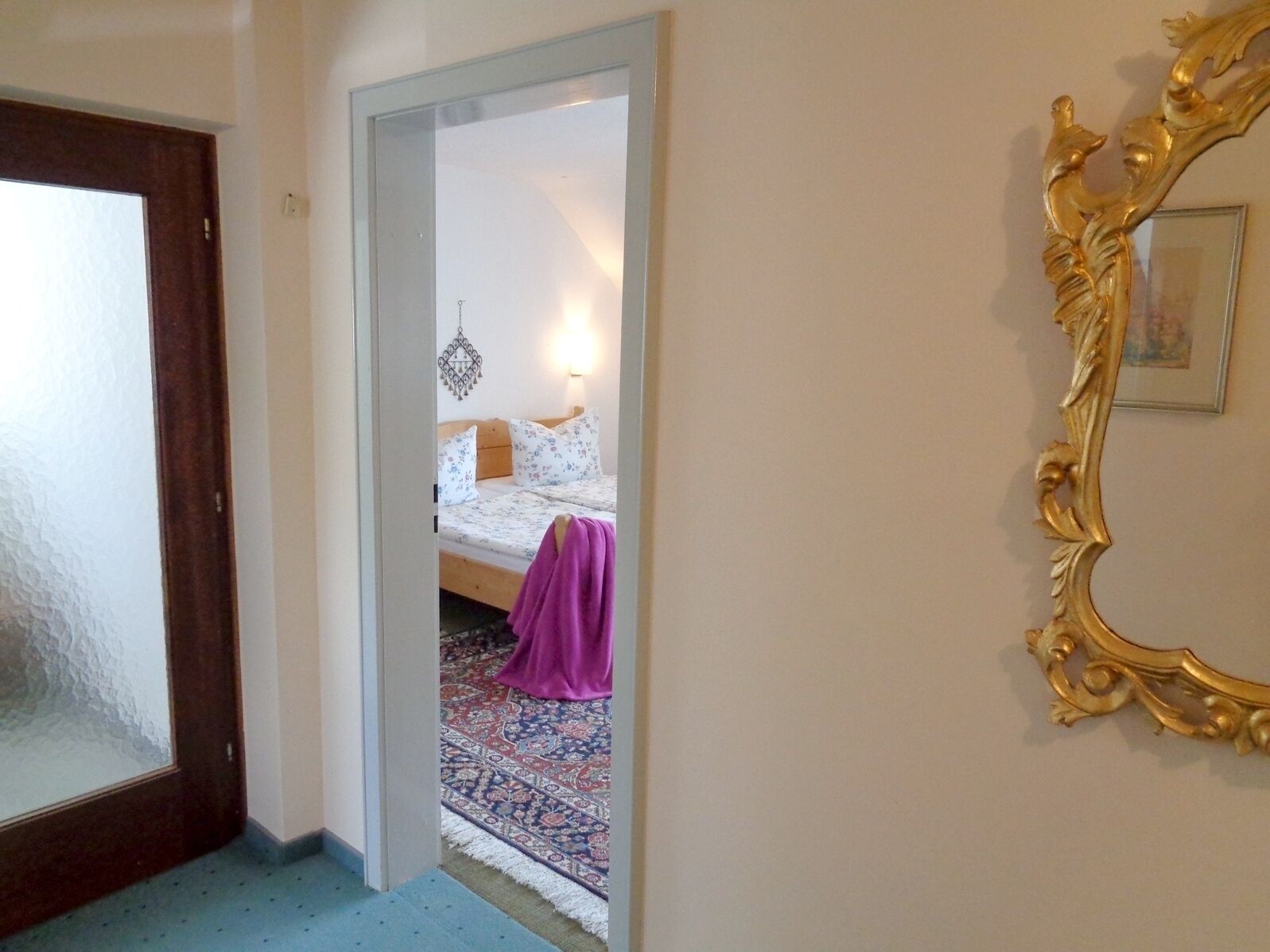 Spacious Apartments for 1-8 People, free  WLAN, near Nuremberg, Rothenburg, Roth