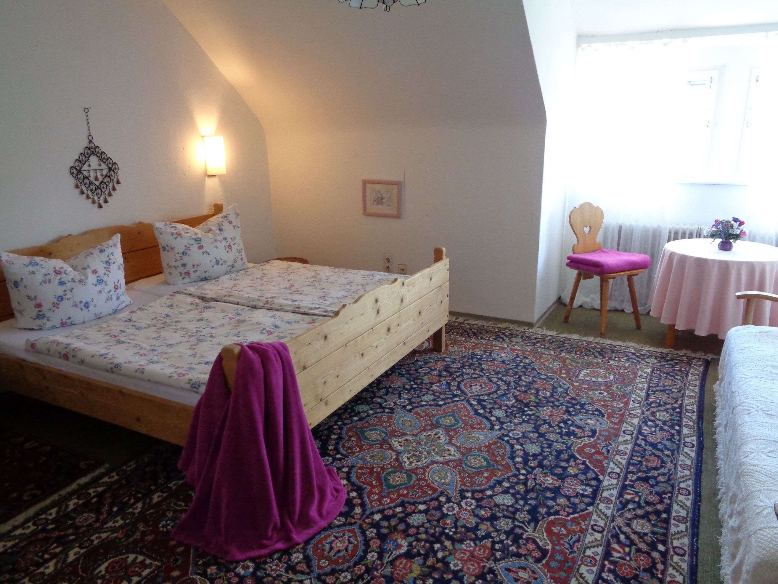 Spacious Apartments for 1-8 People, free  WLAN, near Nuremberg, Rothenburg, Roth
