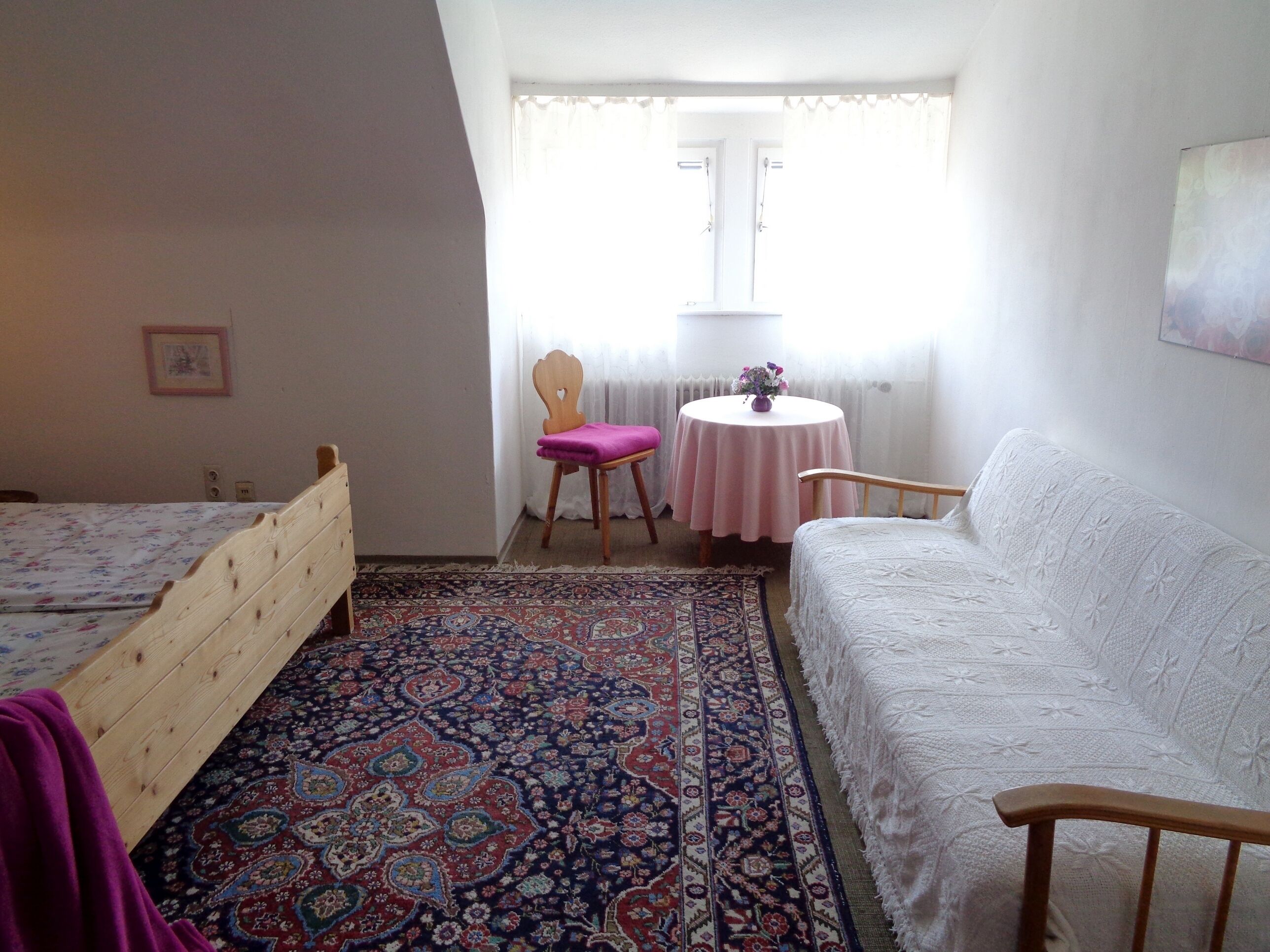 Spacious Apartments for 1-8 People, free  WLAN, near Nuremberg, Rothenburg, Roth