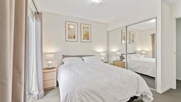 2 bedrooms, desk, iron/ironing board, free WiFi