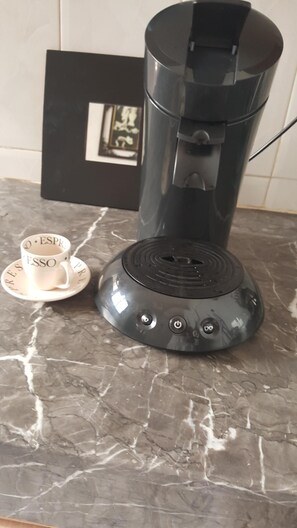 Kaffee und/oder Kaffeemaschine