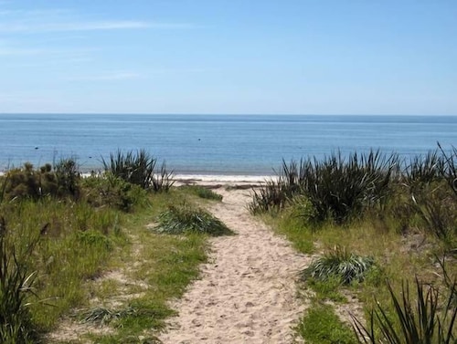 Abbey Beach Shack, Busselton - A Retro Beach Retreat