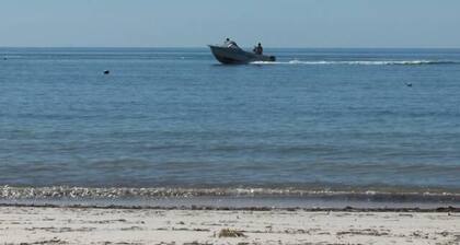 Abbey Beach Shack, Busselton - A Retro Beach Retreat