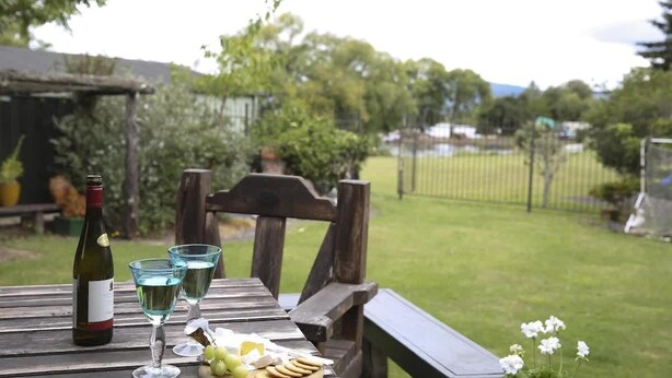 屋外ダイニングエリア