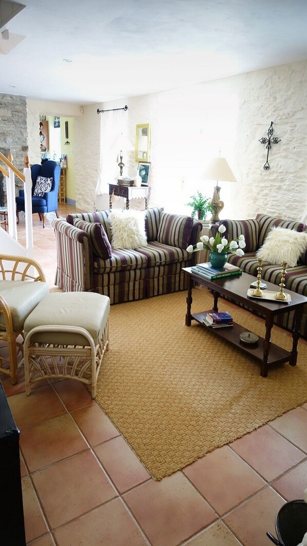 Smart-TV, Kamin, Stereoanlage