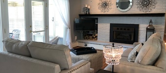 Vintage Dream - Luxury Mid- Century Modern