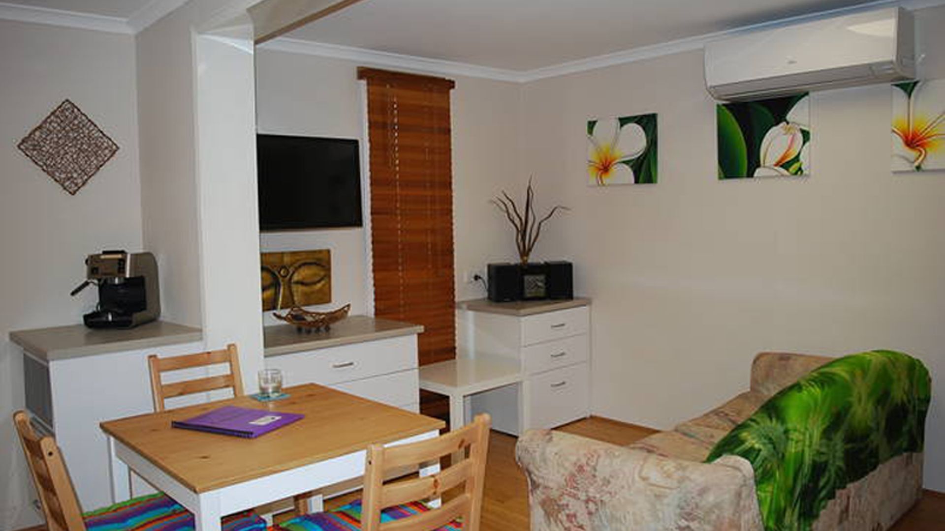 Digger's Rest Broome JUST BRING YOUR SUITCASE — image 4