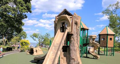 Viehättävä ja tahraton 3br duplex. Minuuttia rannalta, ravintoloista ja ostosmahdollisuuksista!