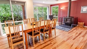 Unclassified image, 3 of 29, button - HARGREAVES HOUSE: Bright (Bright)