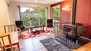 Interior - HARGREAVES HOUSE: Bright (Bright)