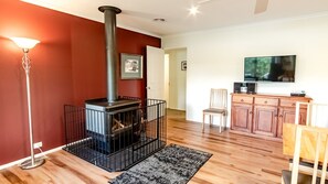 Interior - HARGREAVES HOUSE: Bright (Bright)