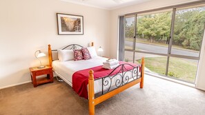 4 bedrooms, free WiFi - HARGREAVES HOUSE: Bright (Bright)