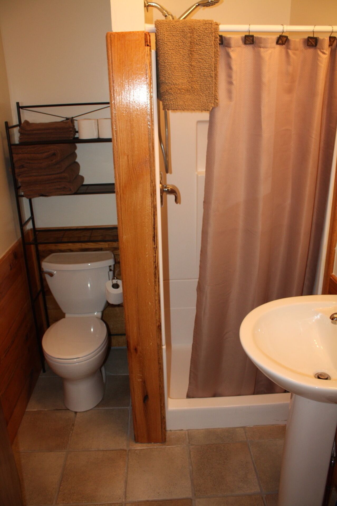 Beautiful Cabin on a hill with scenic view