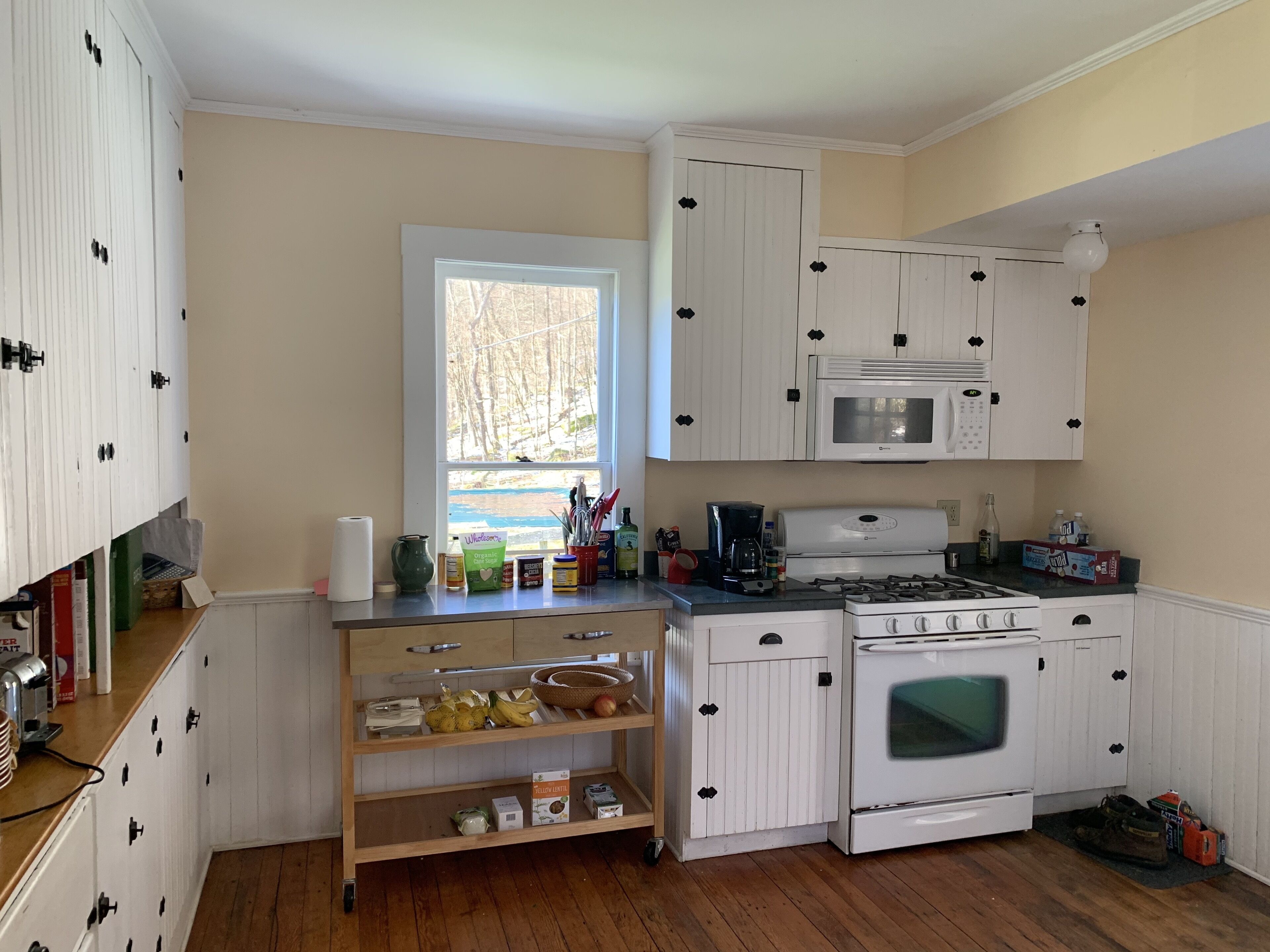 All-Season Relaxation, Heated Pool in Summer 2 hours from NYC