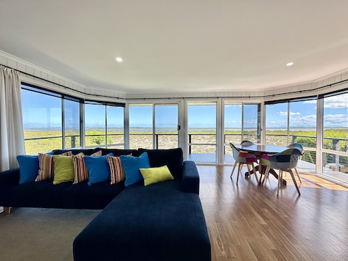 Luxury Waterfront at Manns Beach