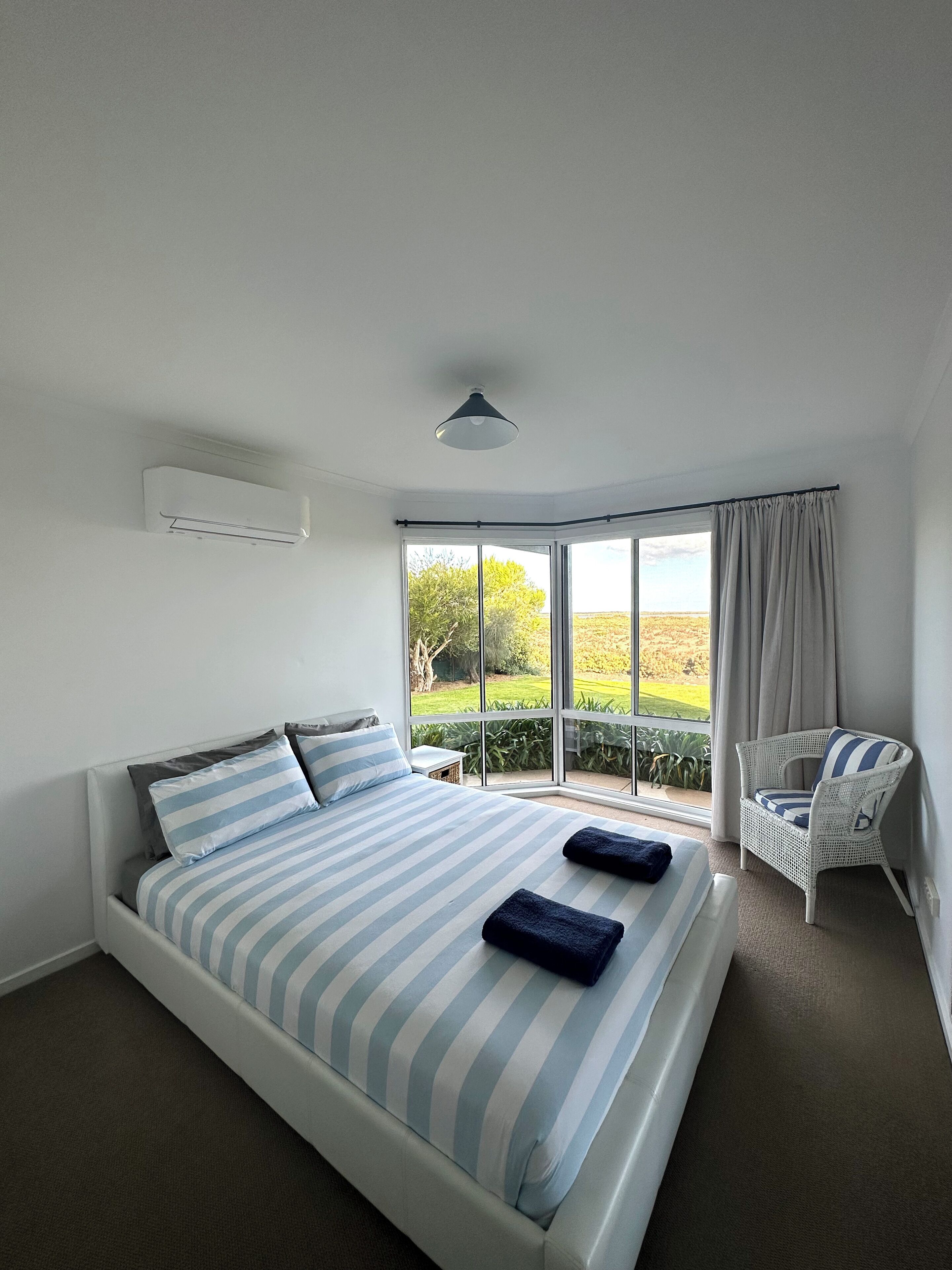 Luxury Waterfront at Manns Beach