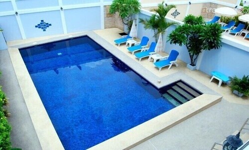  Chambre 5, parfaite pour les couples pour une escapade confortable.