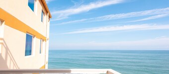 Oceanfront 2BR Condo w/ Private Balcony at Paradise Beach Club, Unit 341