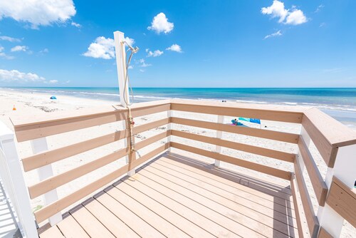 Oceanfront 2BR Condo w/ Private Balcony at Paradise Beach Club, Unit 341