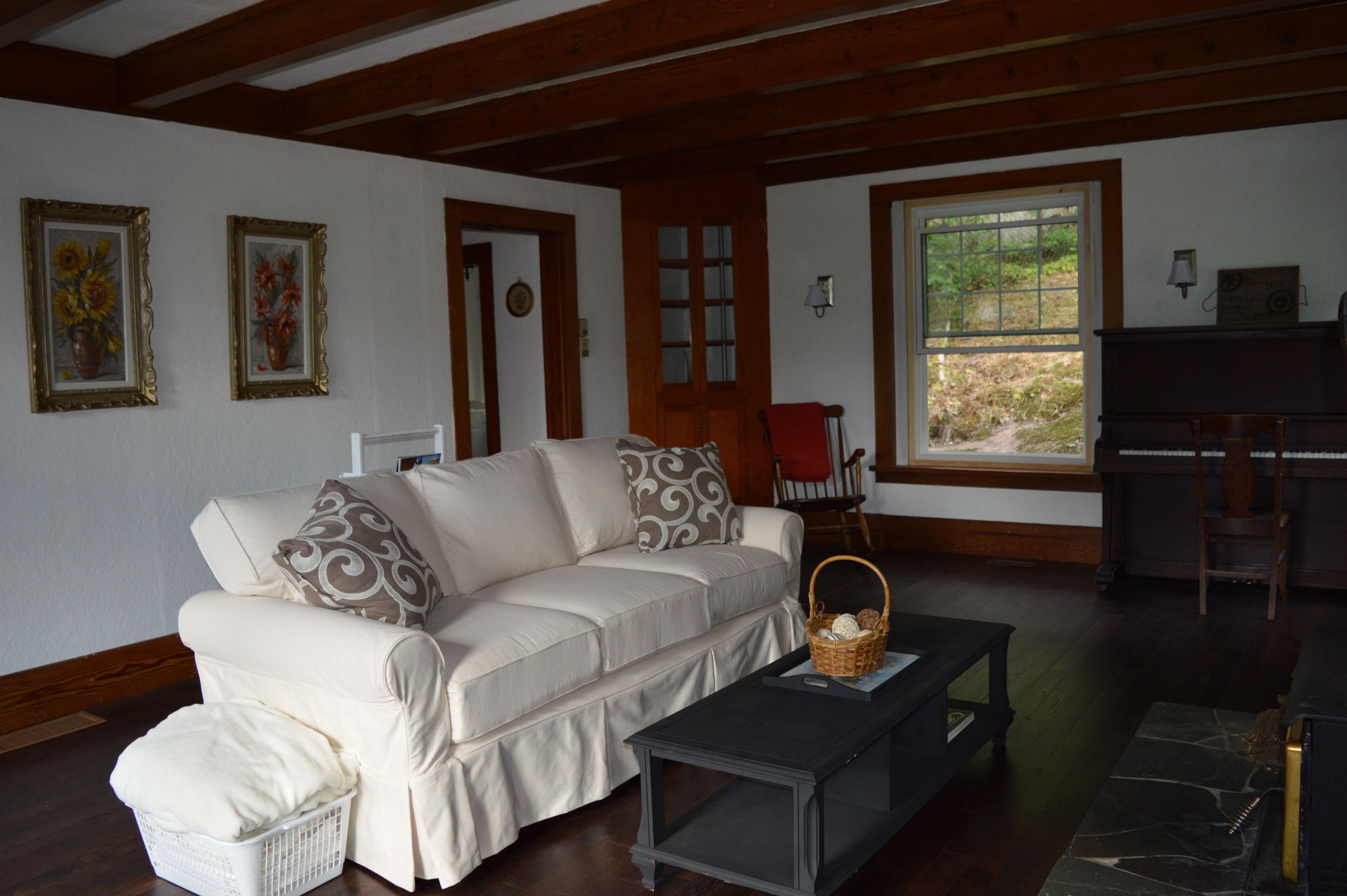 Rustic Charm By Beautiful Lake Muskoka