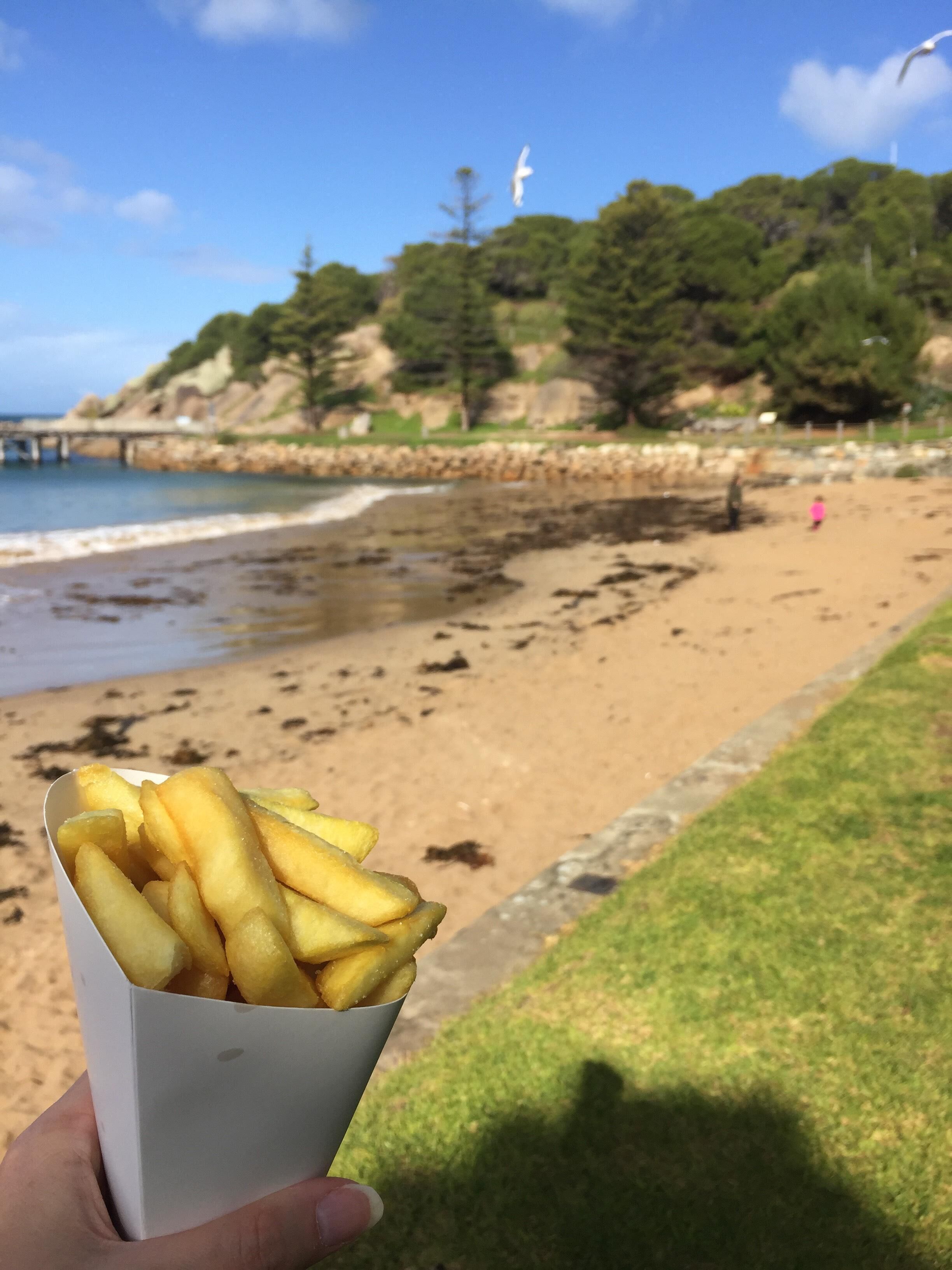 Breeze @ the Bay - absolute seafront apartment — image 19