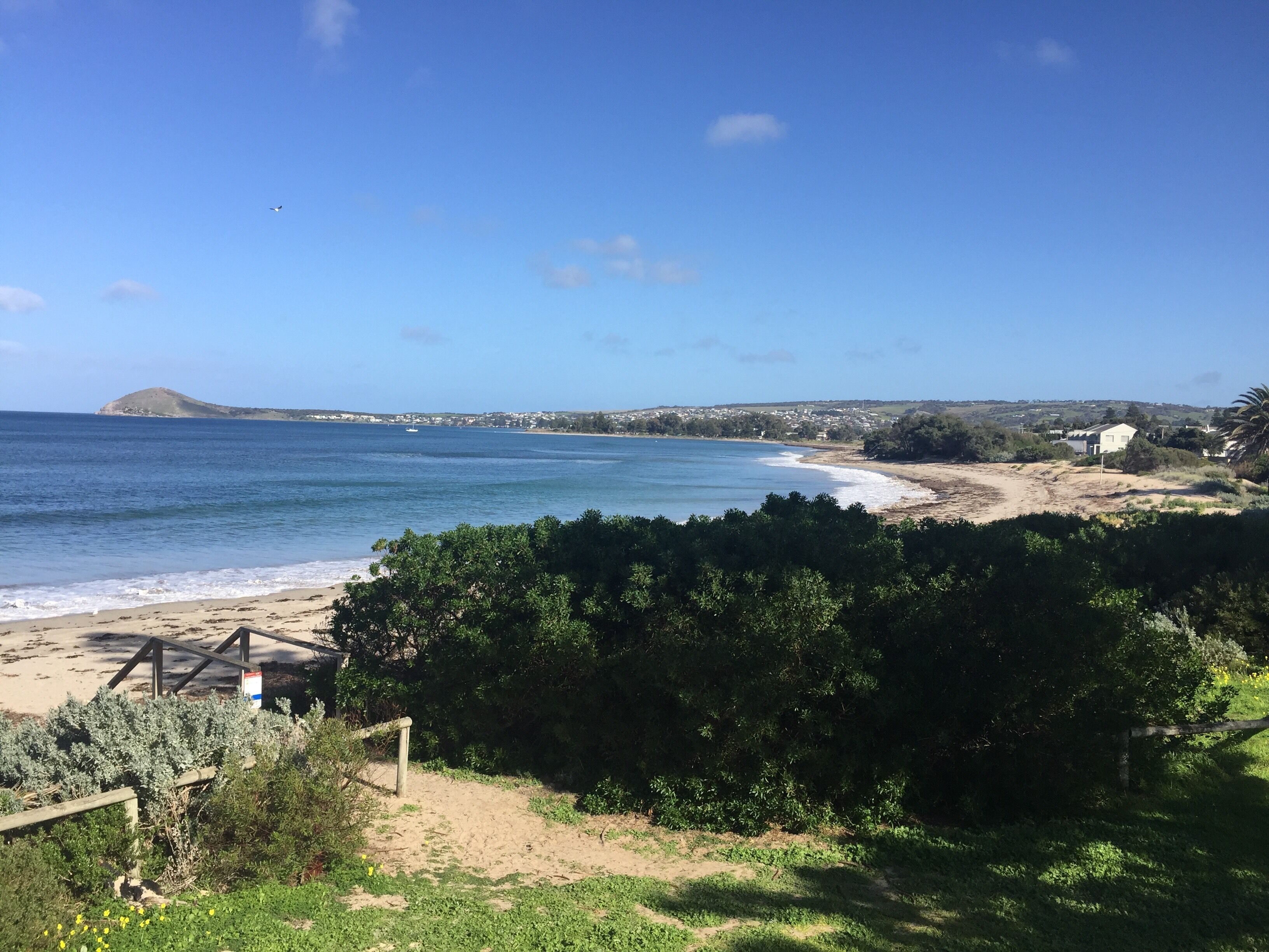 Breeze @ the Bay - absolute seafront apartment — image 21