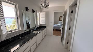 5 chambres, fer et planche Ă repasser, Wi-Fi gratuit, draps fournis