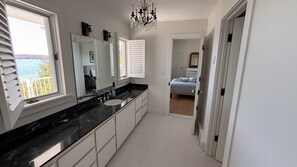 5 bedrooms, iron/ironing board, free WiFi, bed sheets