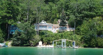 Viehättävä Vallonian järven mökki vedellä