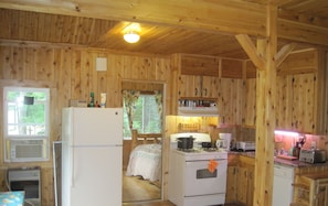 KĂŒhlschrank, Mikrowelle, Ofen, Herdplatte