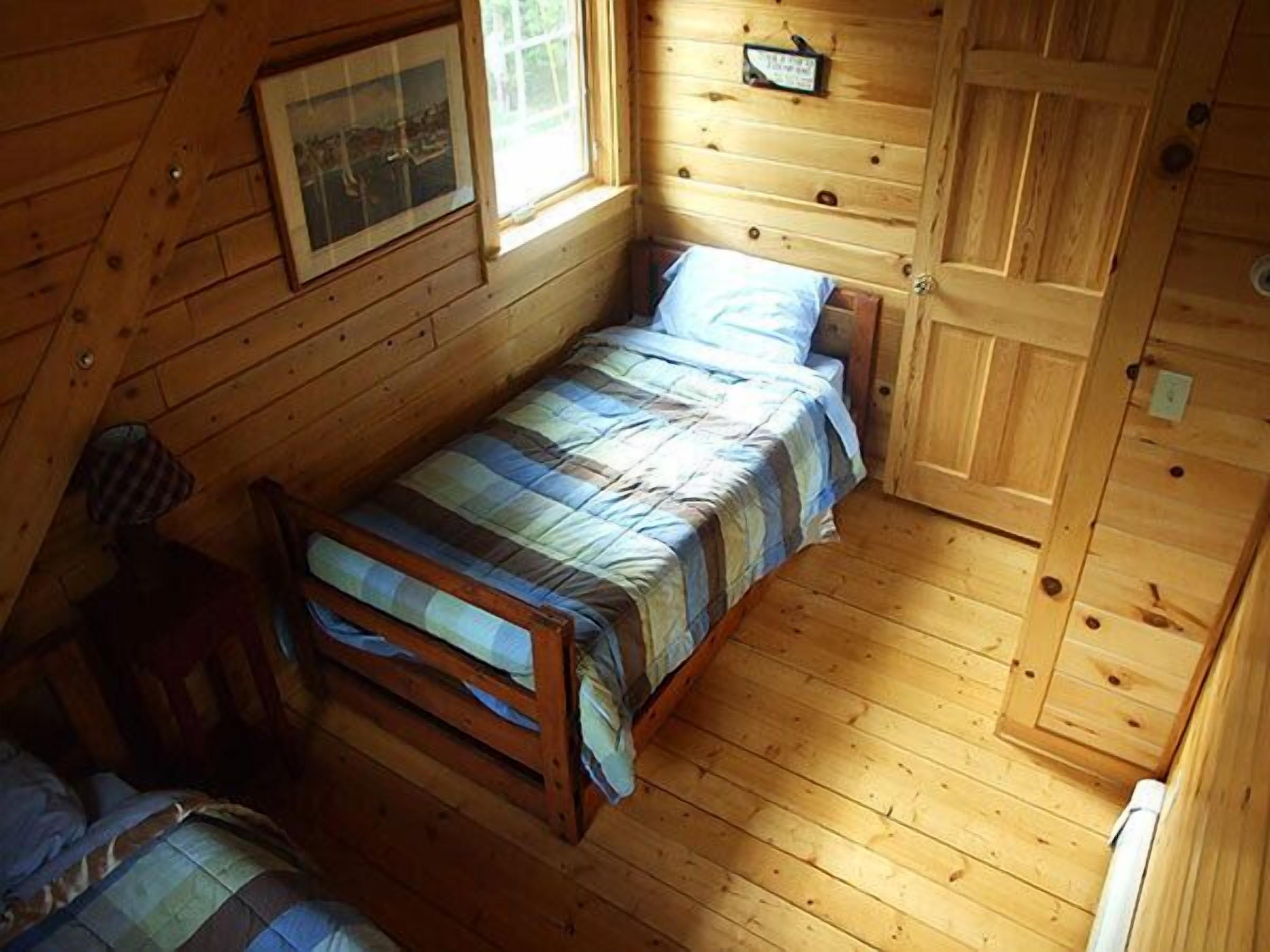 Schoodic Escape – Katahdin Region Lakeside Cabin