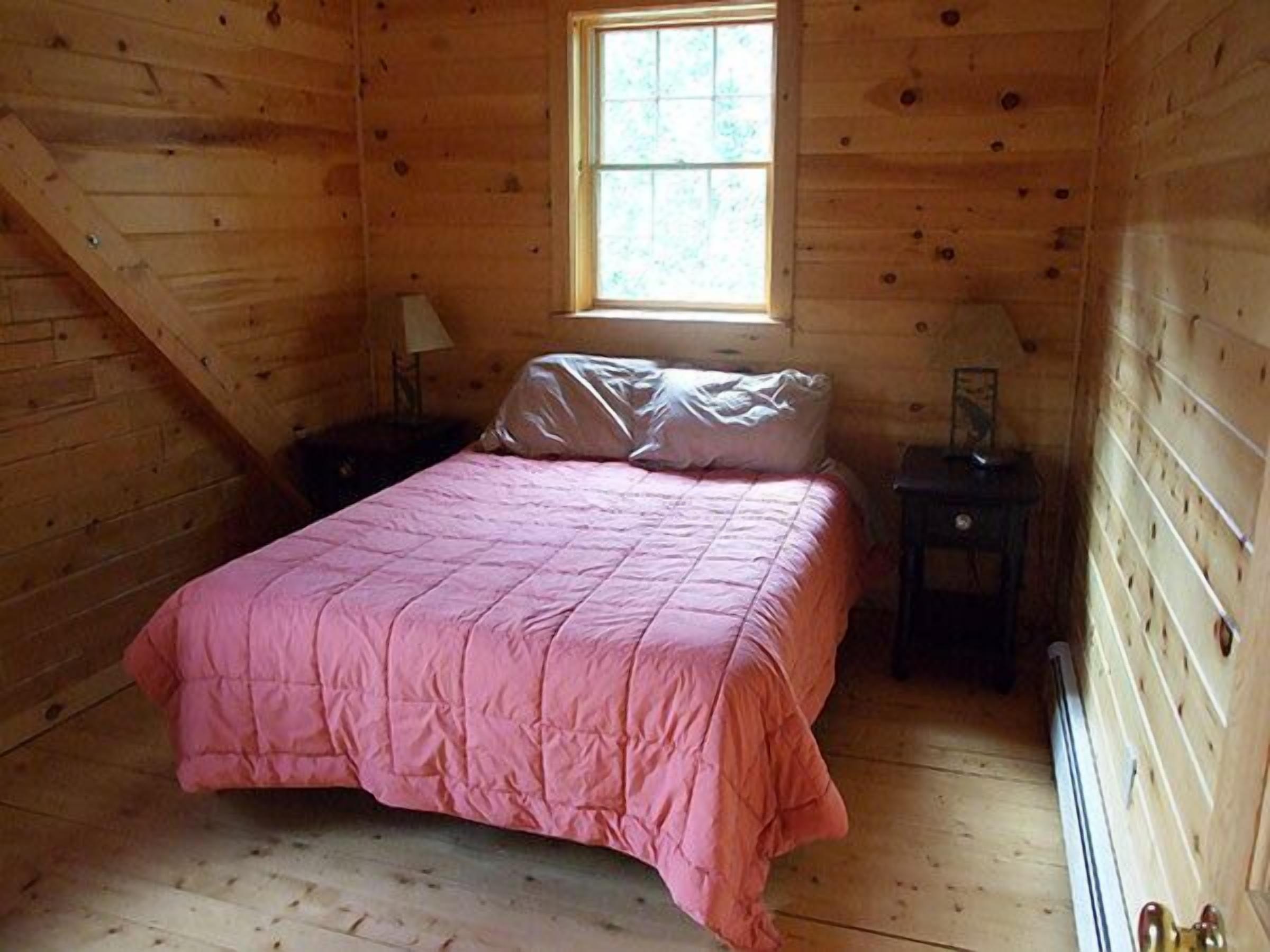 Schoodic Escape – Katahdin Region Lakeside Cabin